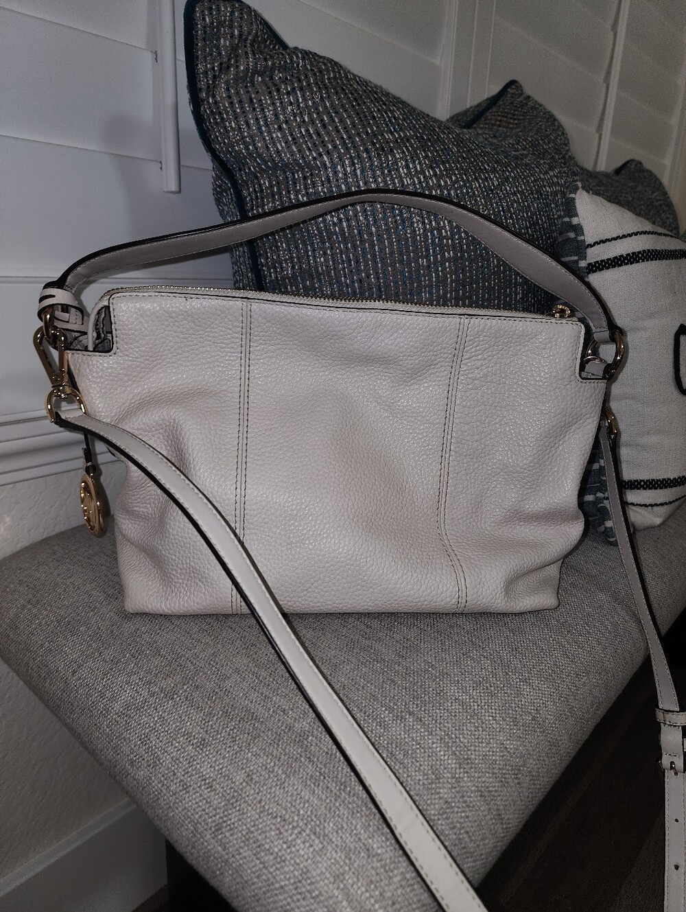 Michael Kors Cream Pebbled Leather Shoulder Or Adjustable Crossbody - Picture 5 of 16